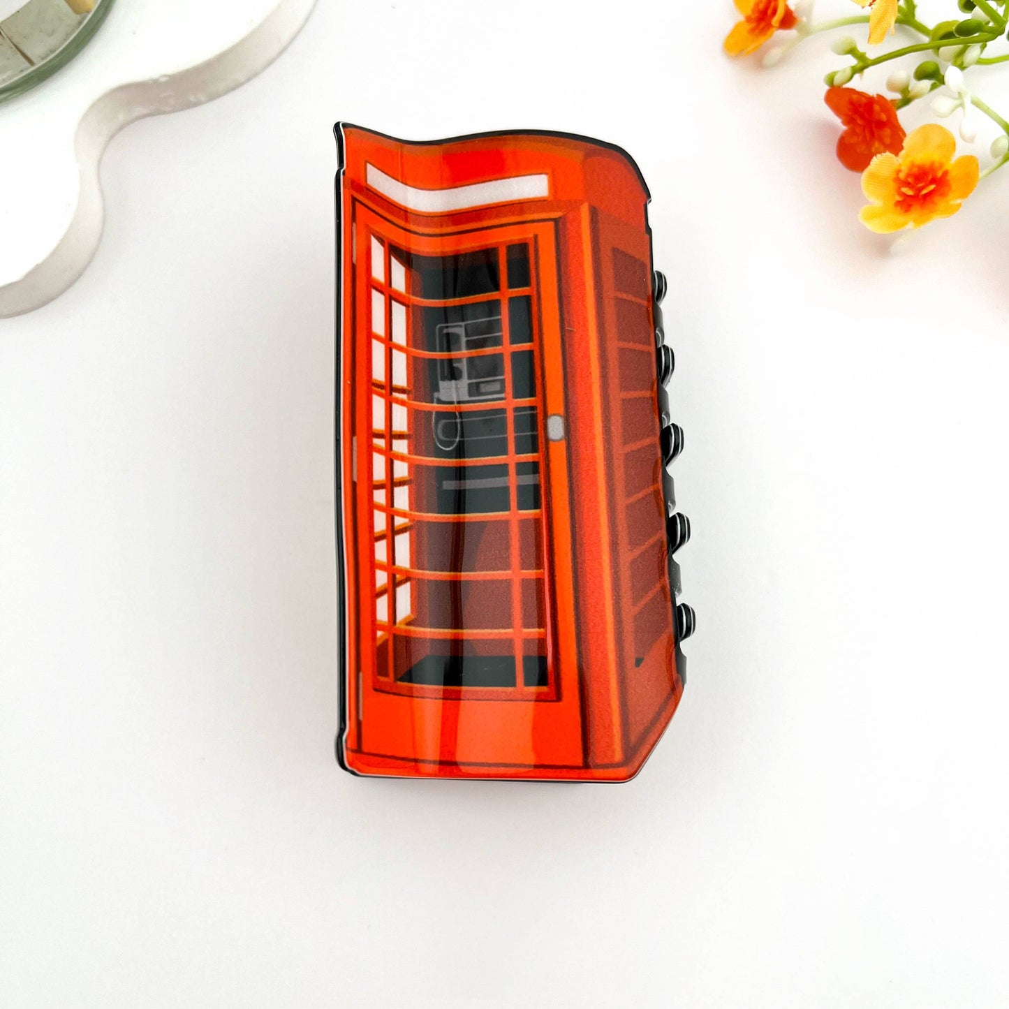 ☎️ Retro Phone Booth Hair Claw – Creative PVC Clip 📞